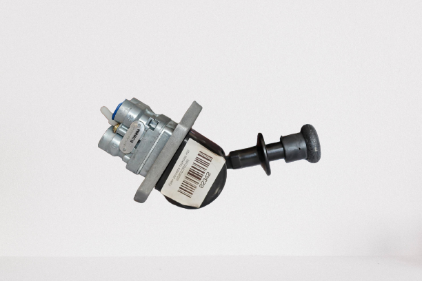 Кран ручного тормоза HW WG9000360165