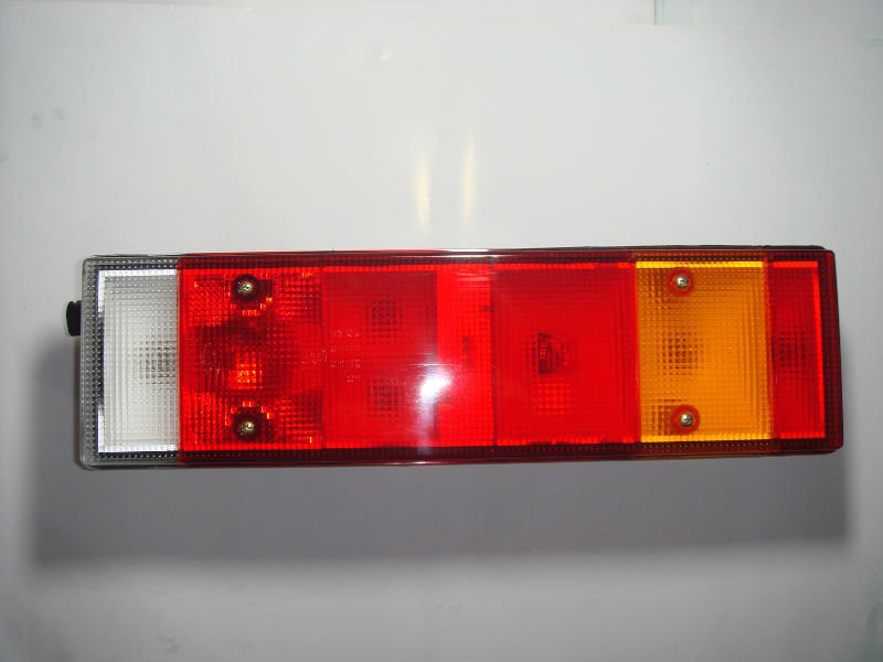 Фонарь задний L DONG FENG 37ZB1-73010