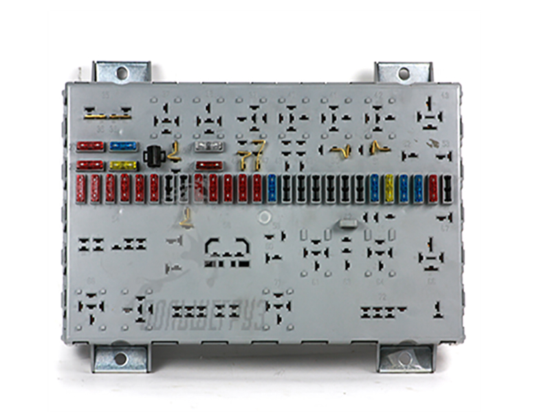 Блок предохранителей F2000 81.25444.6060
