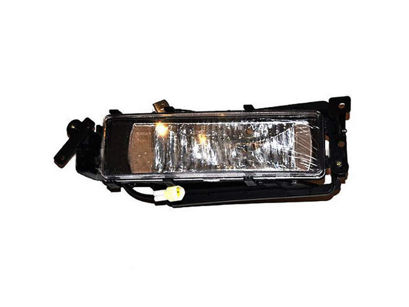 Противотуманная фара F2000 R 81251016338/DZ9100726040