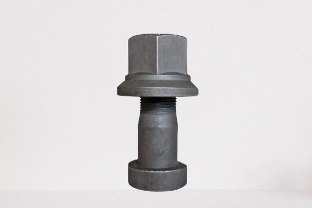 Шпилька колес передняя 22х100