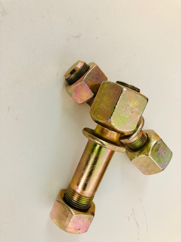 Шпилька колес LW500 250300312/250300296